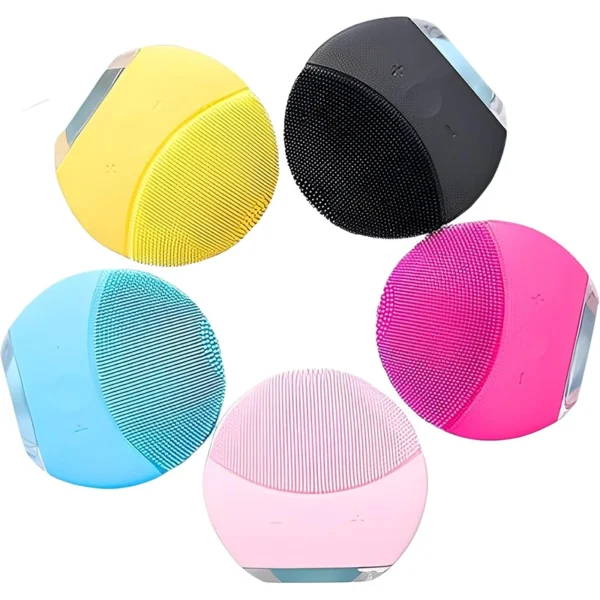 Forever Lina Mini Brush Fushia – فرشاة تنظيف الوجه